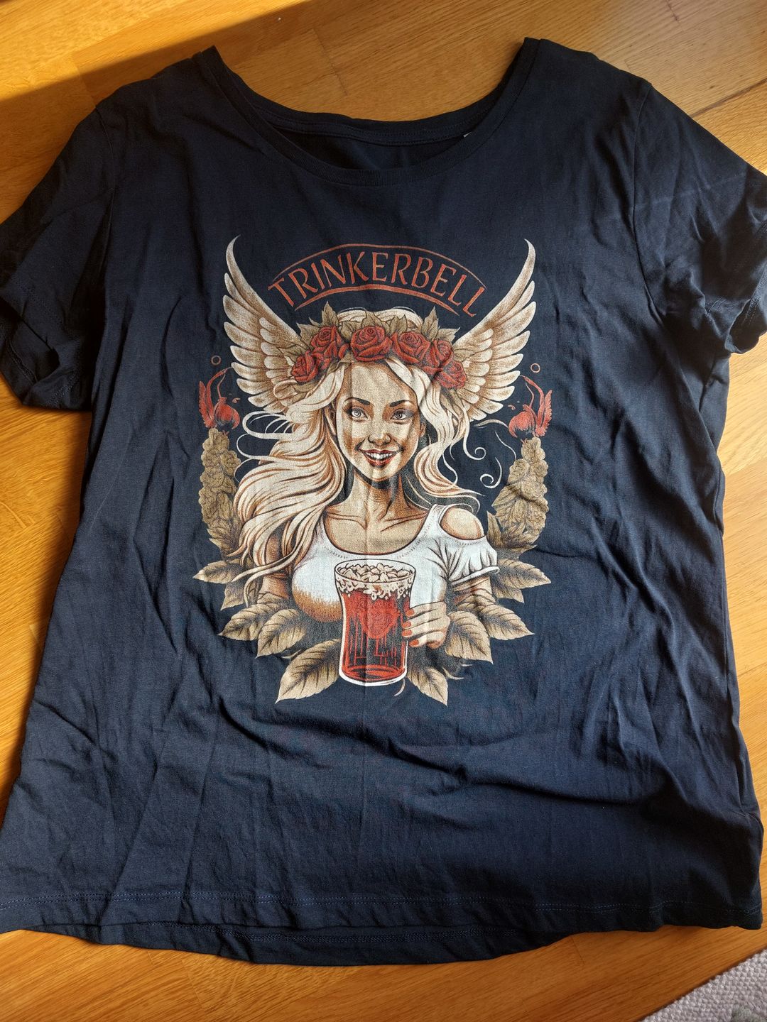 Customer photo review of Prinzessin Trinkerbell Porträt - Damenshirt