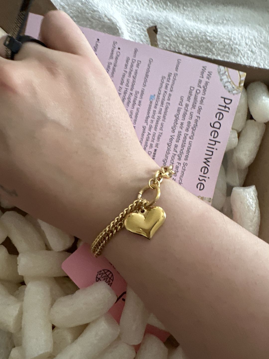 Customer photo review of Chunky Heart Armband | 18K vergoldet