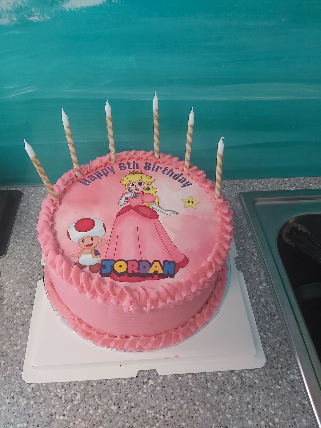 Customer photo review of Princess Peach - Super Mario Bothers - Edible Icing Toppers