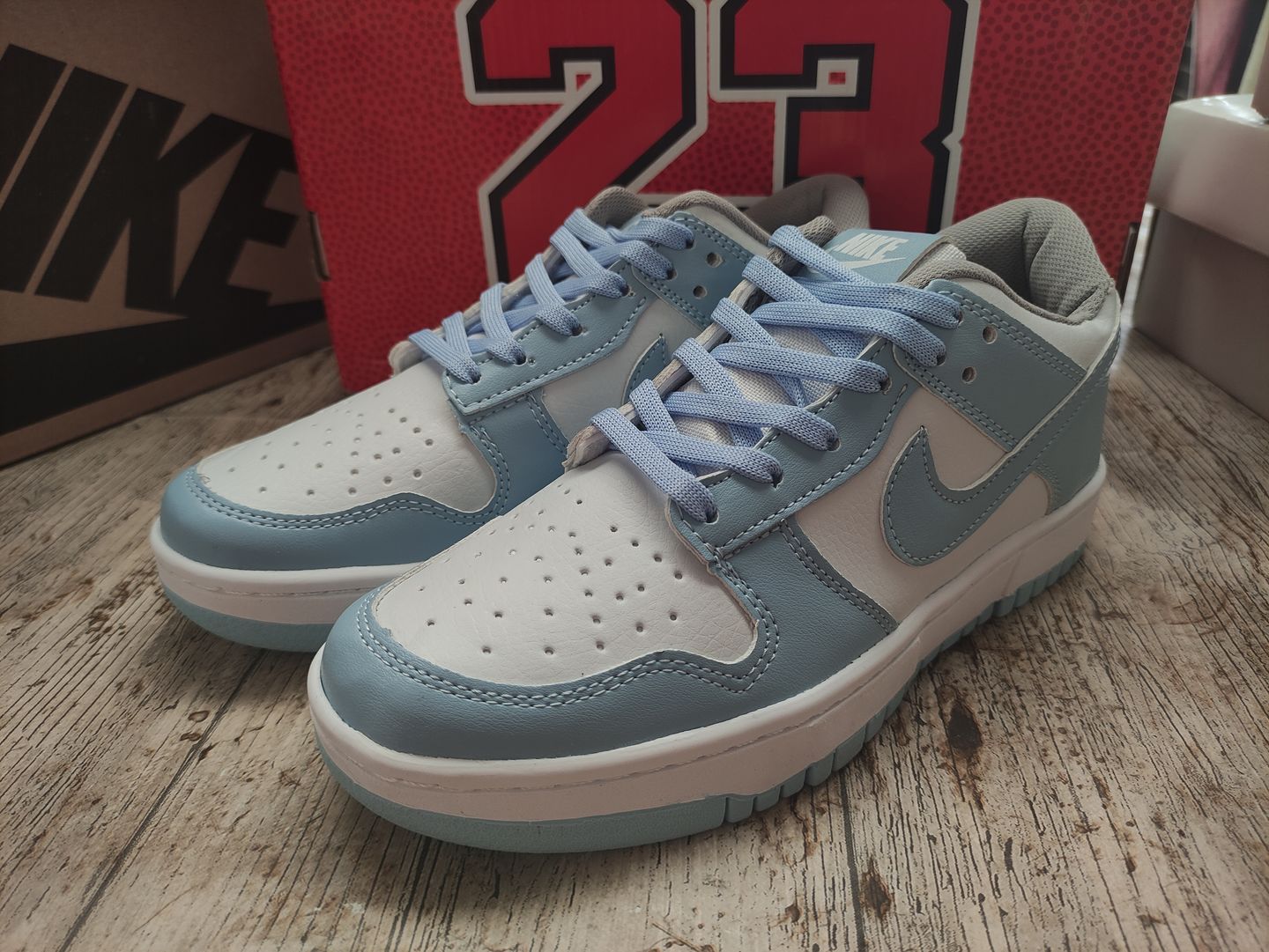 Customer photo review of Tenis Dunk Low Blanco Cielo