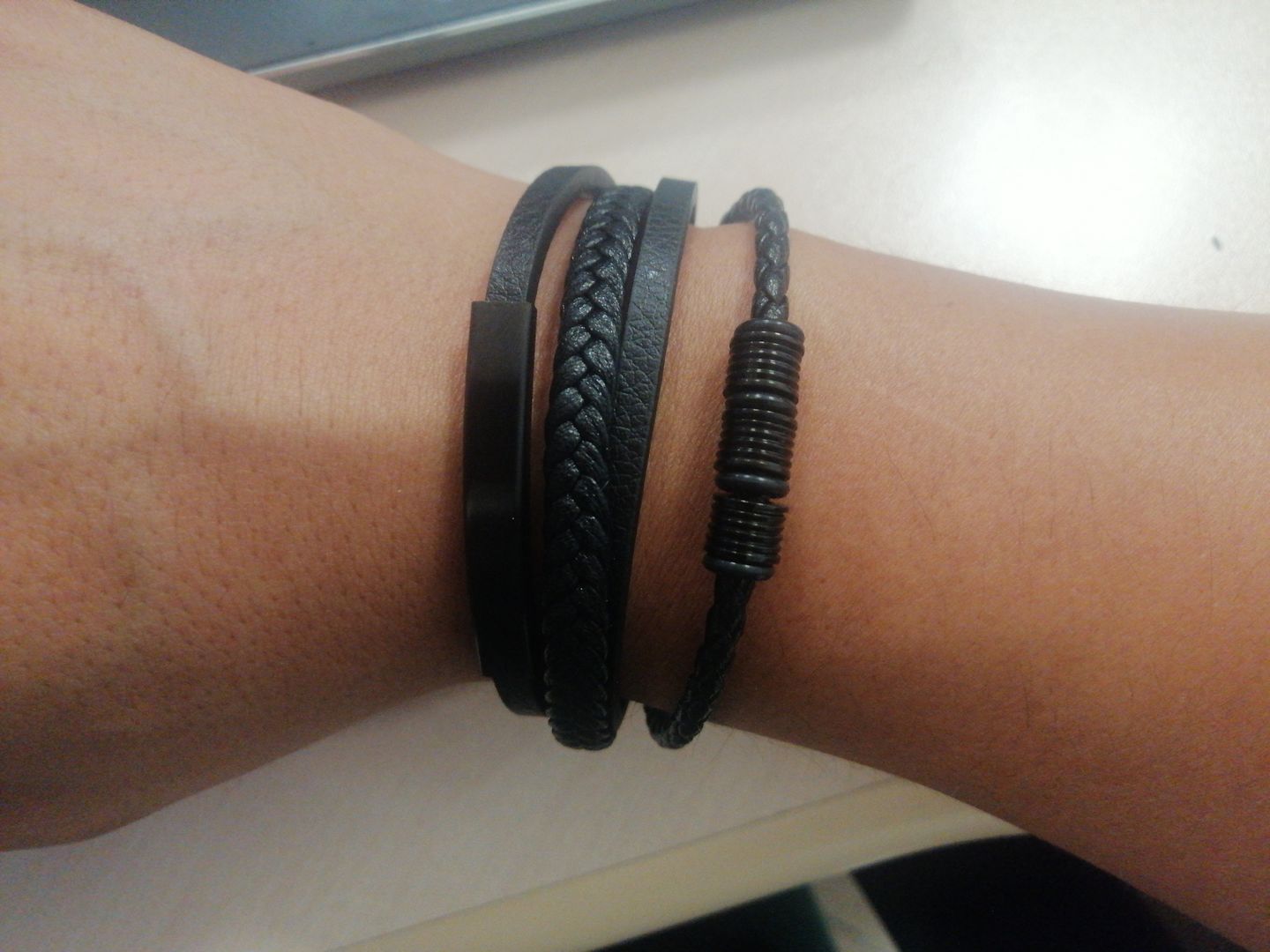 Customer photo review of Pulsera Sequel - Piel Natural