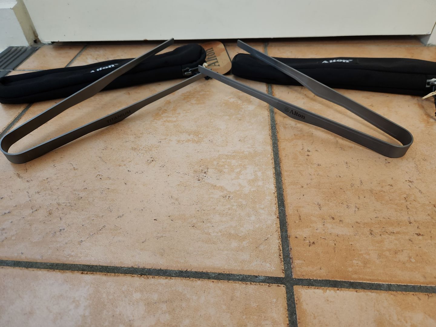 Customer photo review of Ultralight Titanium Tongs