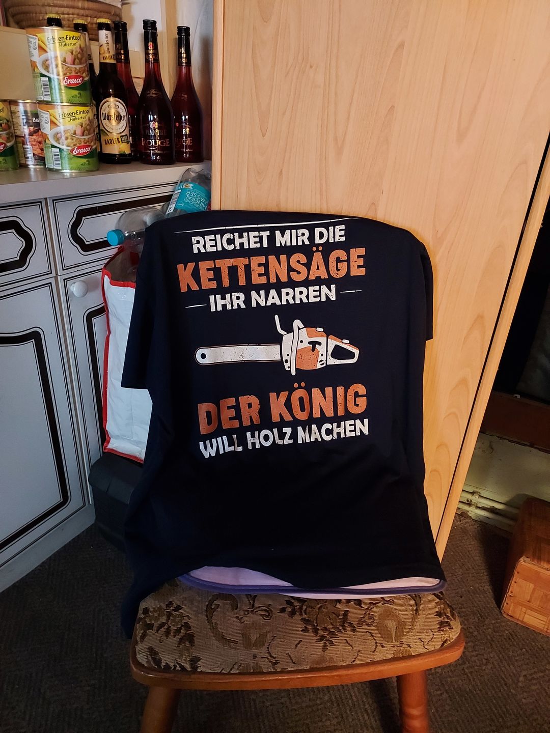 Customer photo review of Reichet mir die Kettensäge  - Herren Premium Organic Shirt