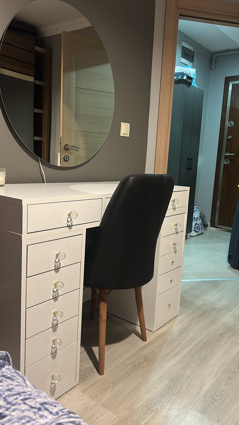 Customer photo review of Rani BJ106 Makyaj Tuvalet Masası 13 Çekmeceli Takı Düzenleyici Beyaz