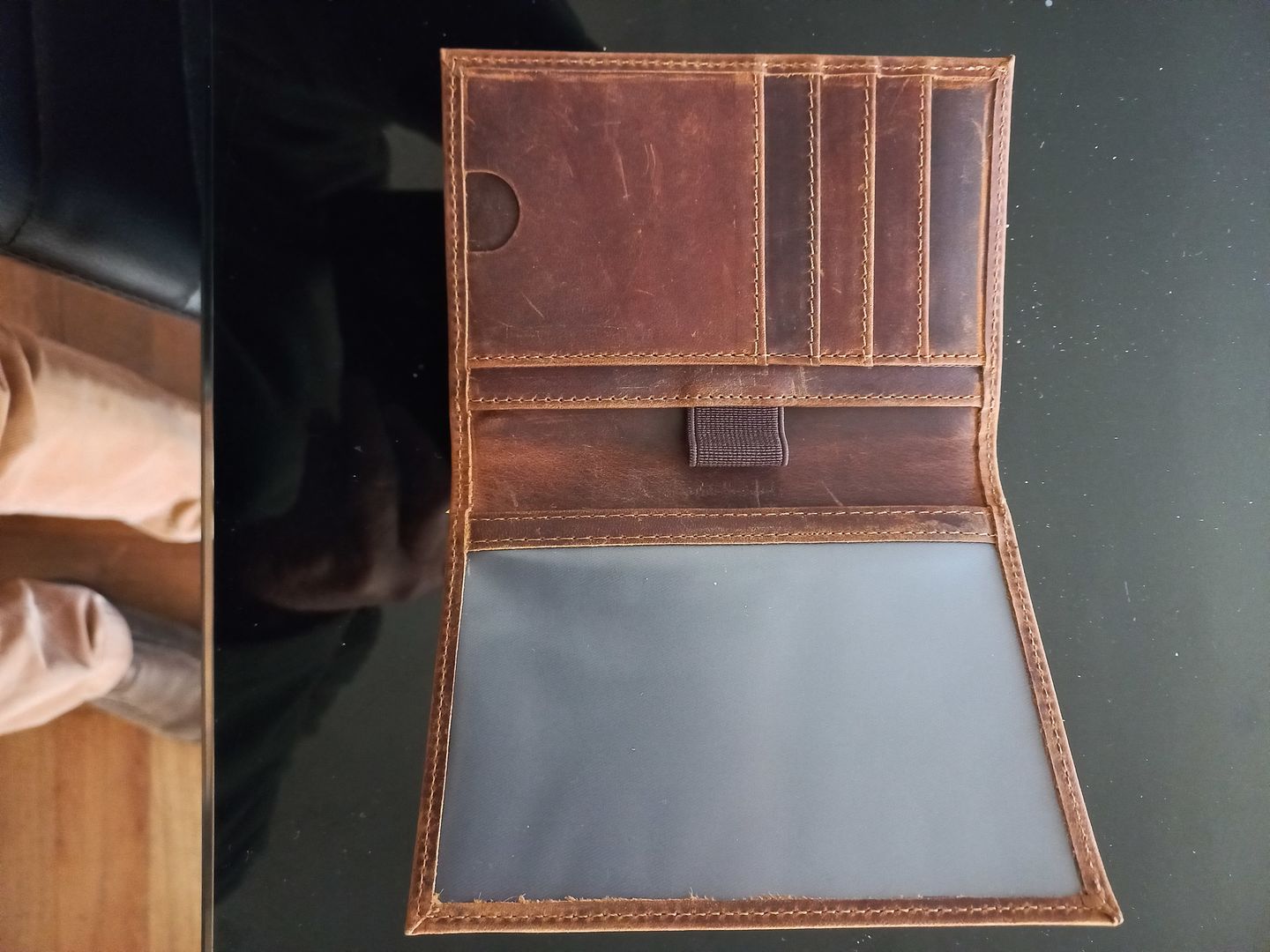 Customer photo review of Porta pasaporte single