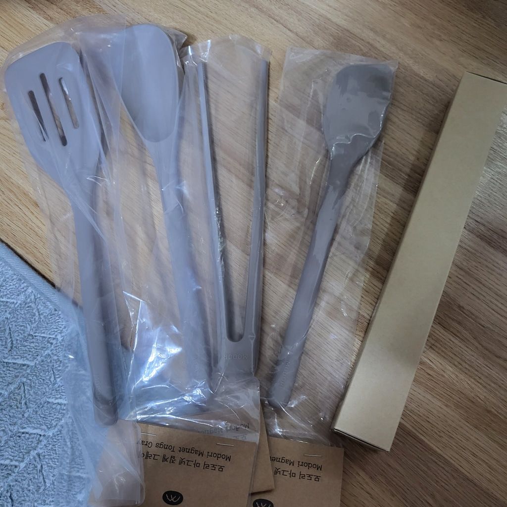 Customer photo review of Magnetic Cooking Utensils (Set of 4, Included Rack)