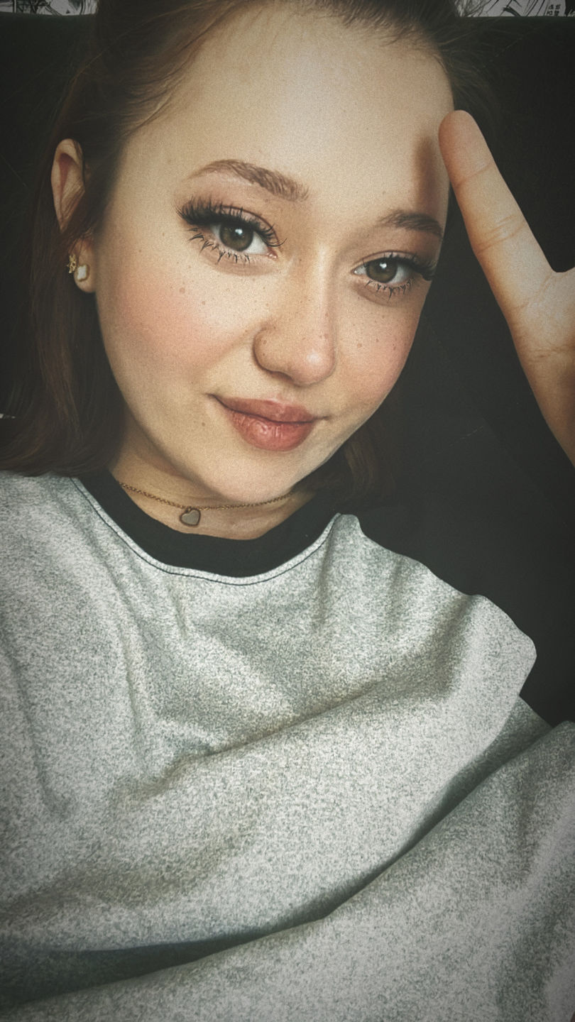 Customer photo review of Clover Perlmutt Ohrstecker | 18K vergoldet