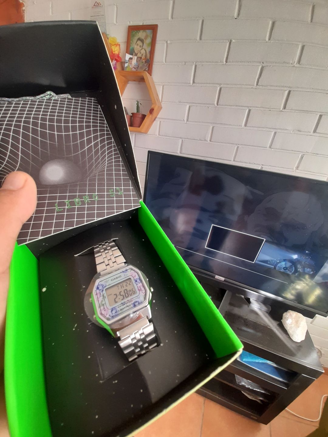 Customer photo review of Reloj Casio Vintage LA680WA-2CDF Plateado Flores