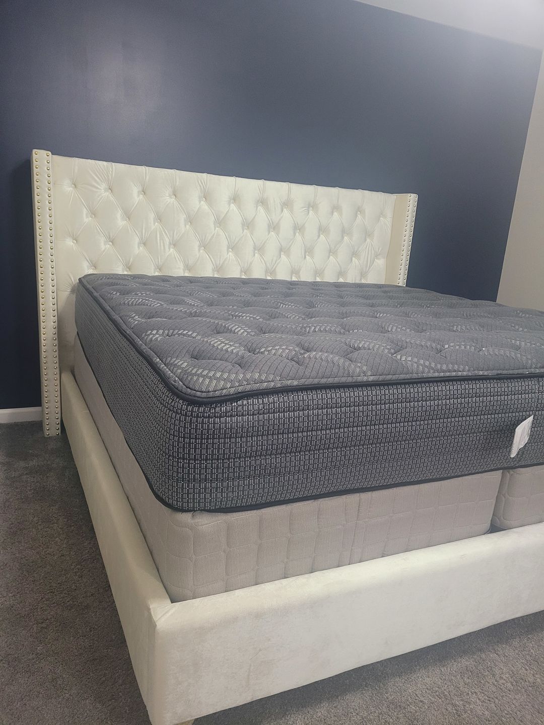 Customer photo review of Secret Deluxe Hybrid