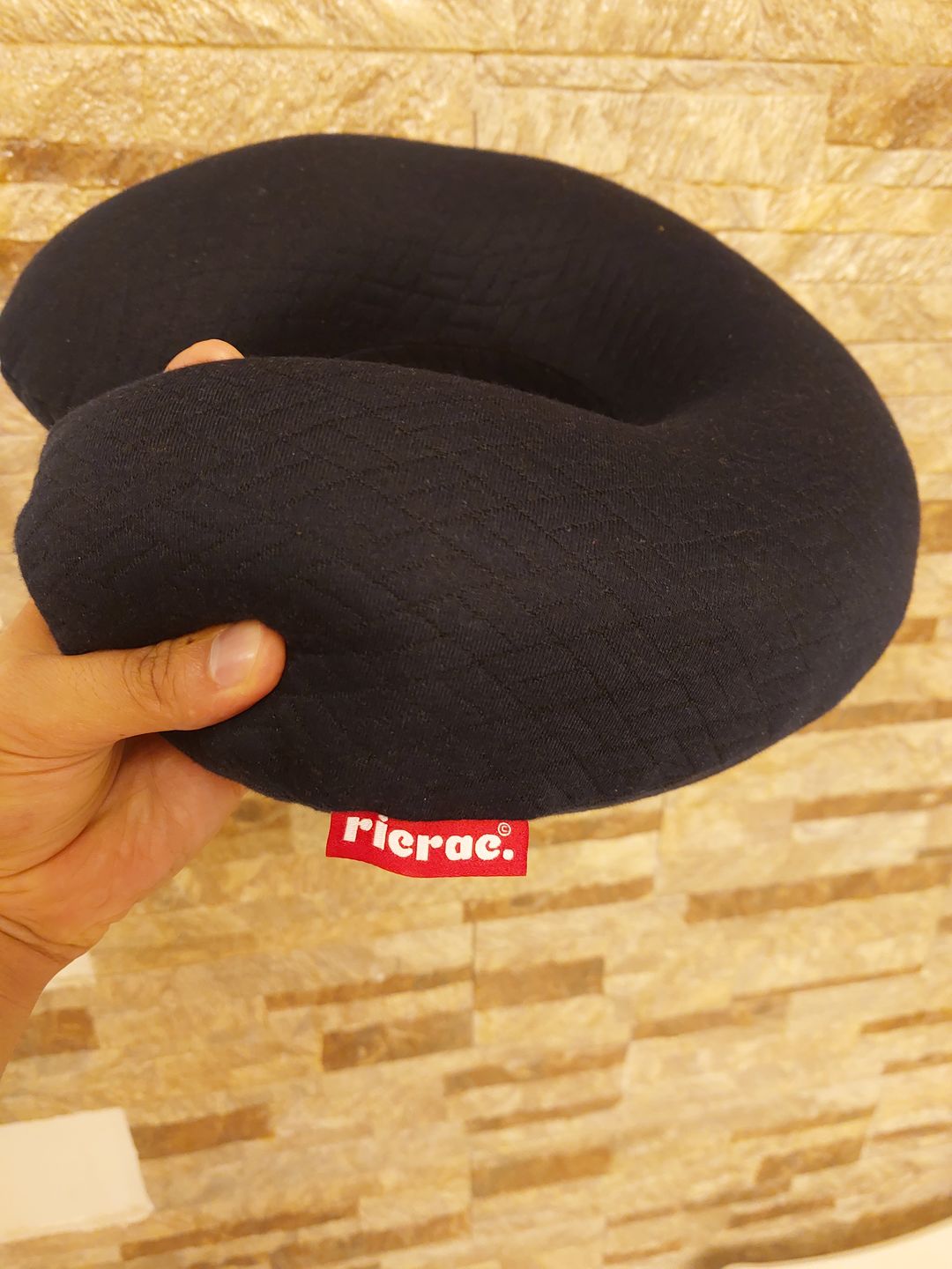 Customer photo review of Ripa- Travel Neck Pillow