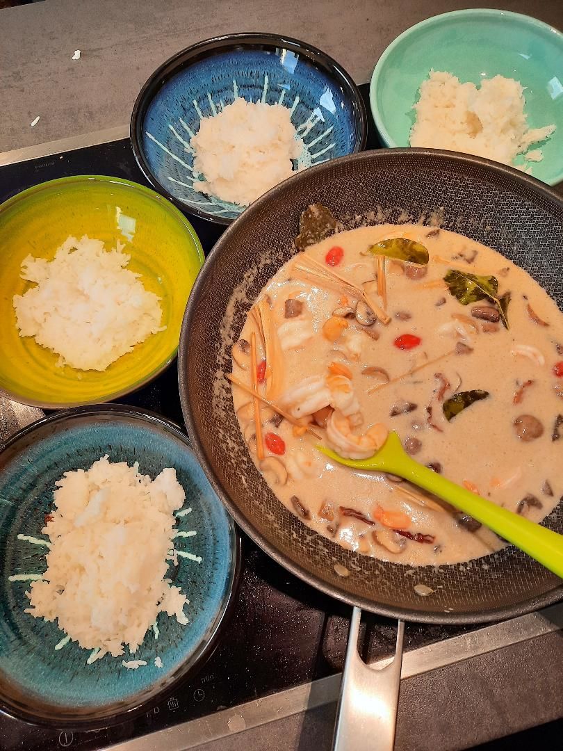 Customer photo review of Tom Kha Sparpackung (für 3-4 Portionen) mit 400ml Kokosmilch