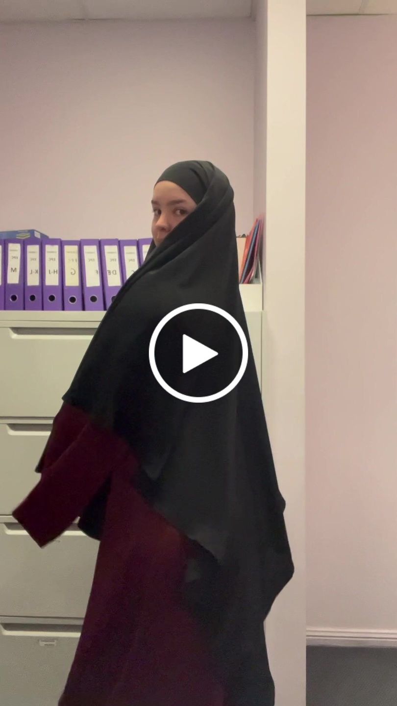 Customer video review of Black Khimar