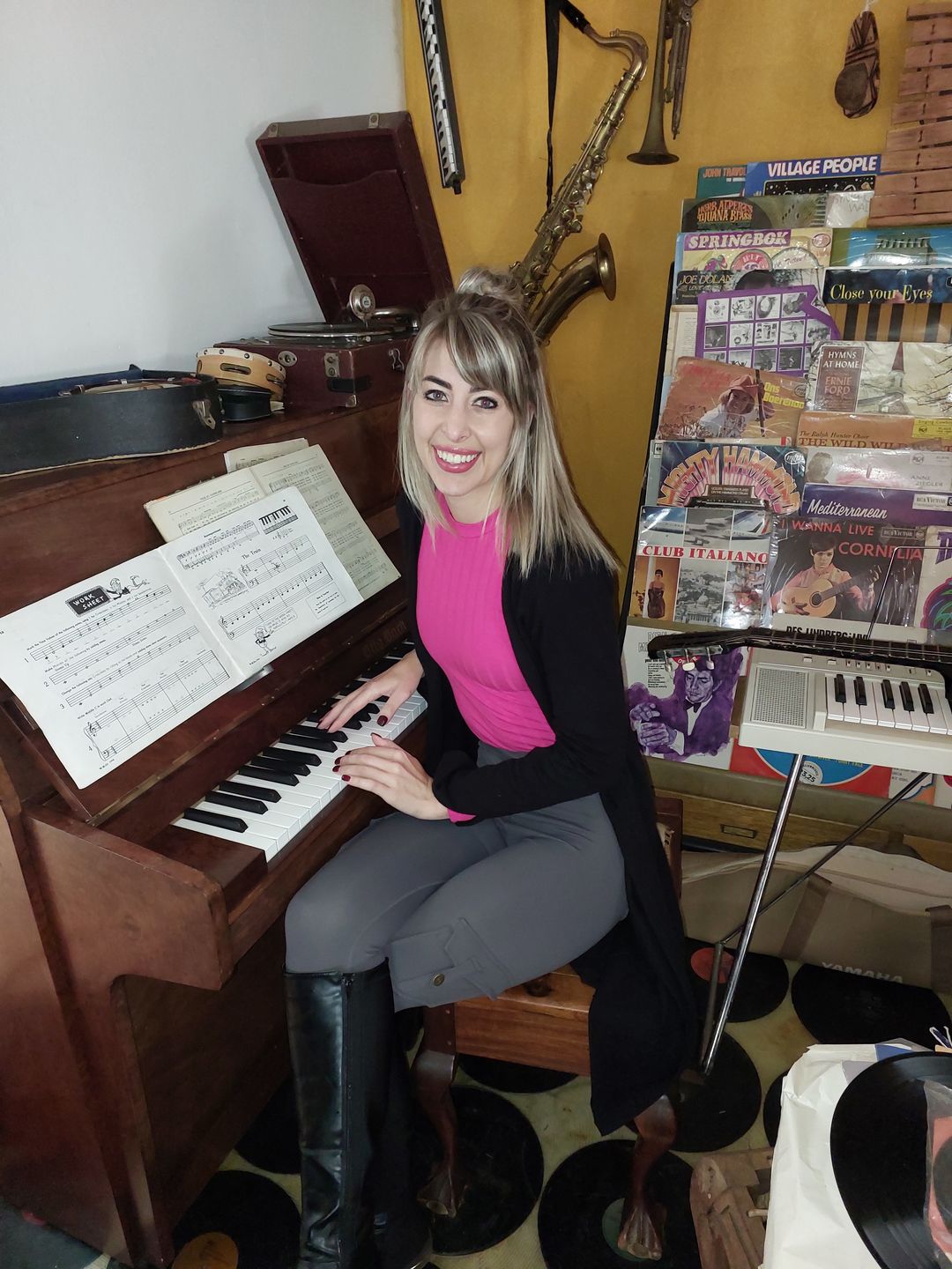 Customer photo review of Shapewear TNG Cargo Leggings - Black