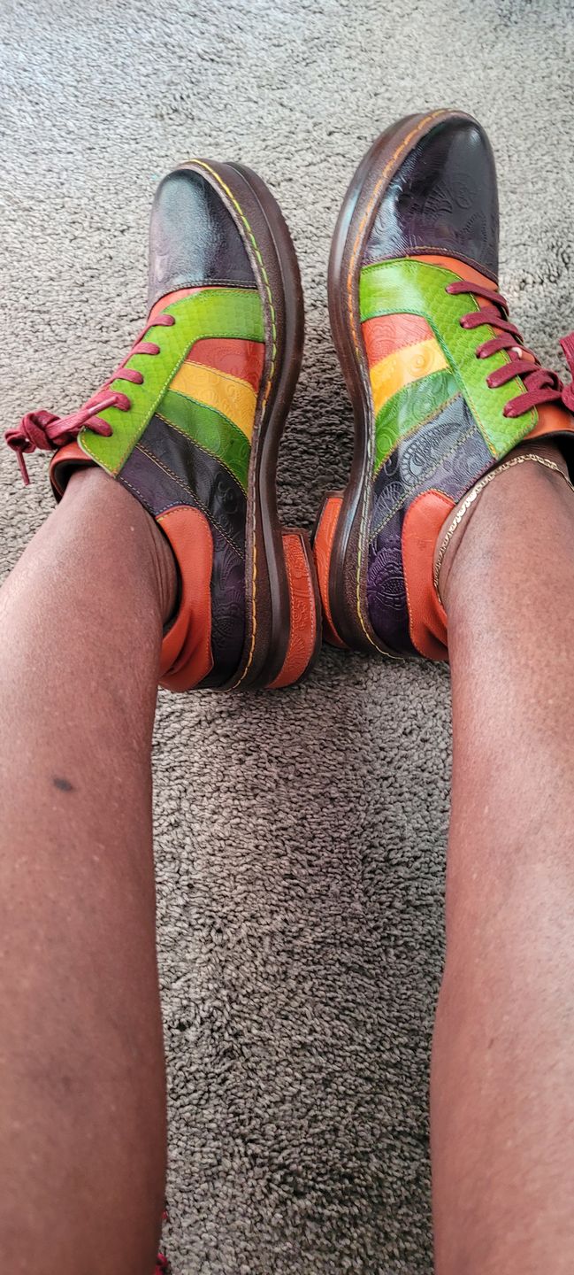 Customer photo review of Retro Hand-polished Rainbow Flat Shoes