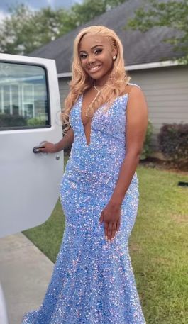 Customer photo review of Baby Blue Sequin on Velvet