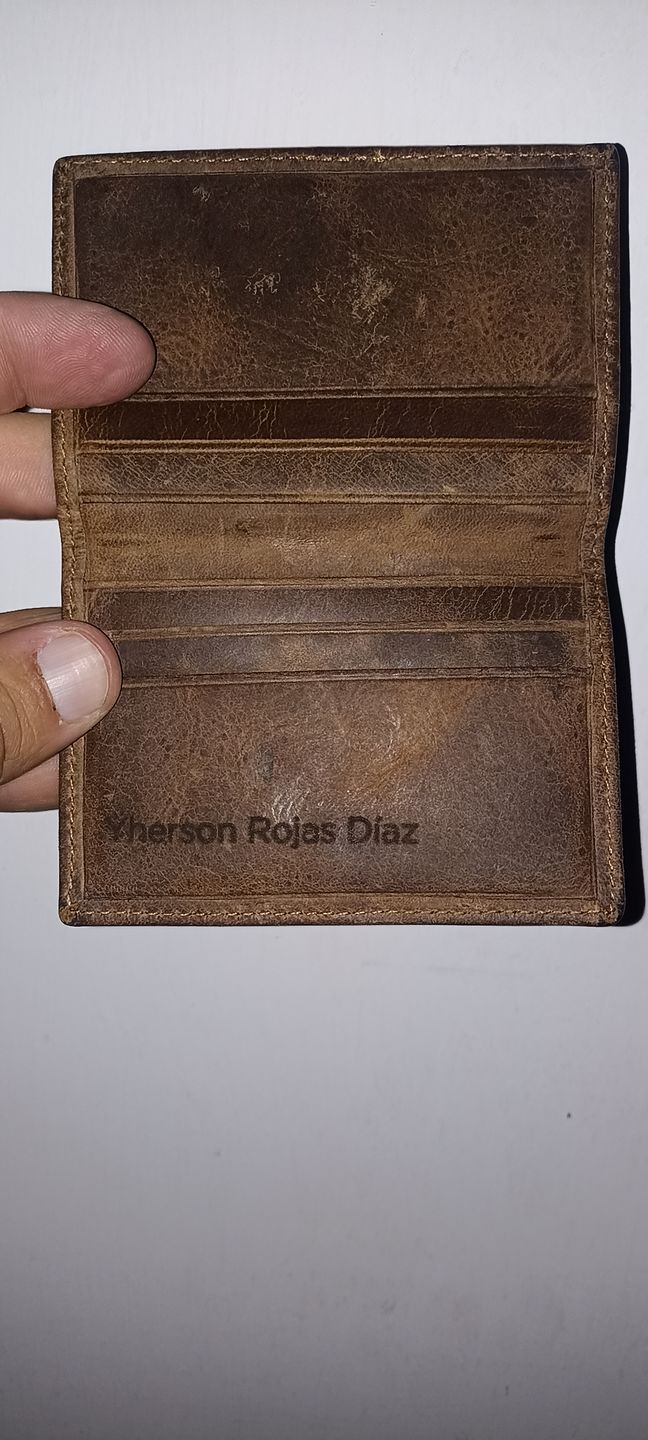 Customer photo review of Tarjetero Clásico