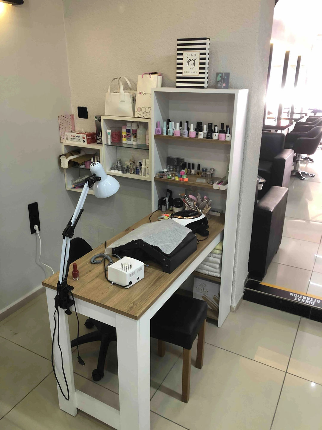 Customer photo review of Rani BJ113 Raflı Manikür Masası Makyaj Masası Sepet Ceviz - Beyaz