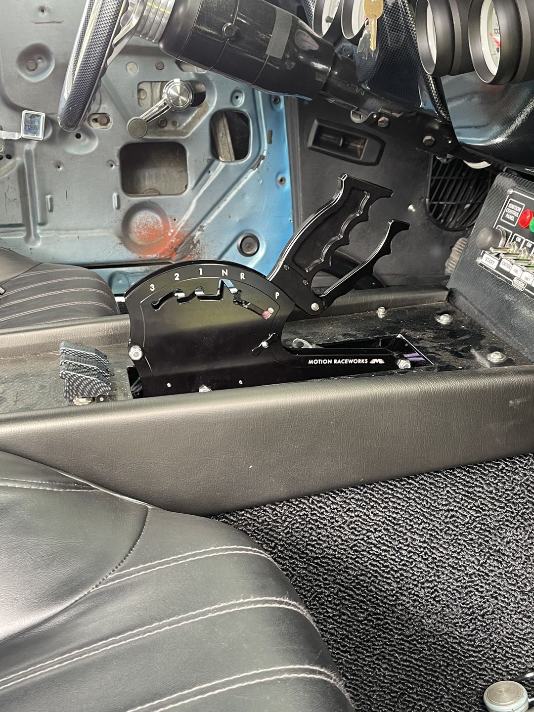 Customer photo review of TH400 3 Speed Reverse Pattern Operator Series Billet Shifter Front Exit 16-1700