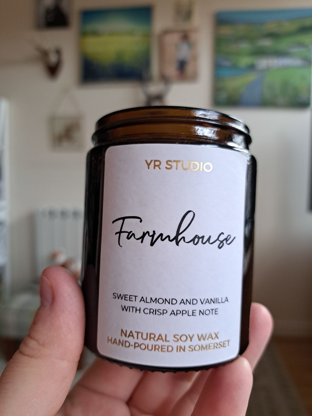Customer photo review of "Farmhouse" Sweet Almond & Apple Candle