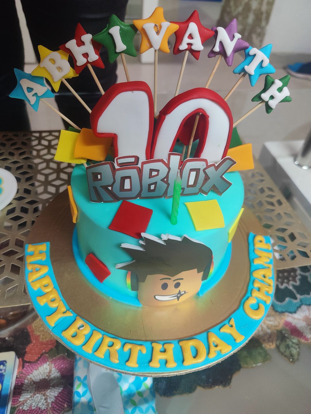 Customer photo review of Roblox Blocks Cake
