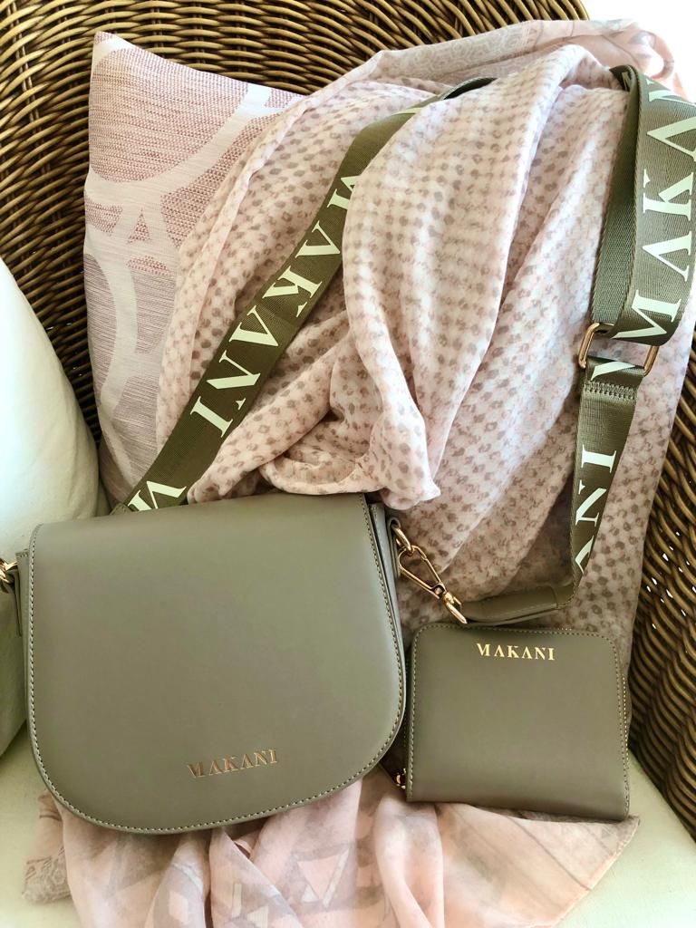 Customer photo review of KAIA - TAUPE