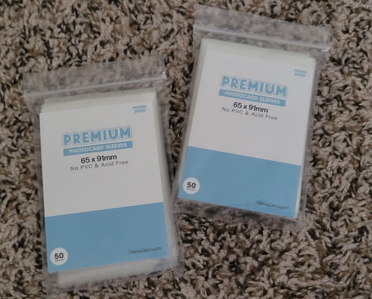 Customer photo review of PREMIUM PHOTOCARD SLEEVES - BLUE VERSION (65x91MM)