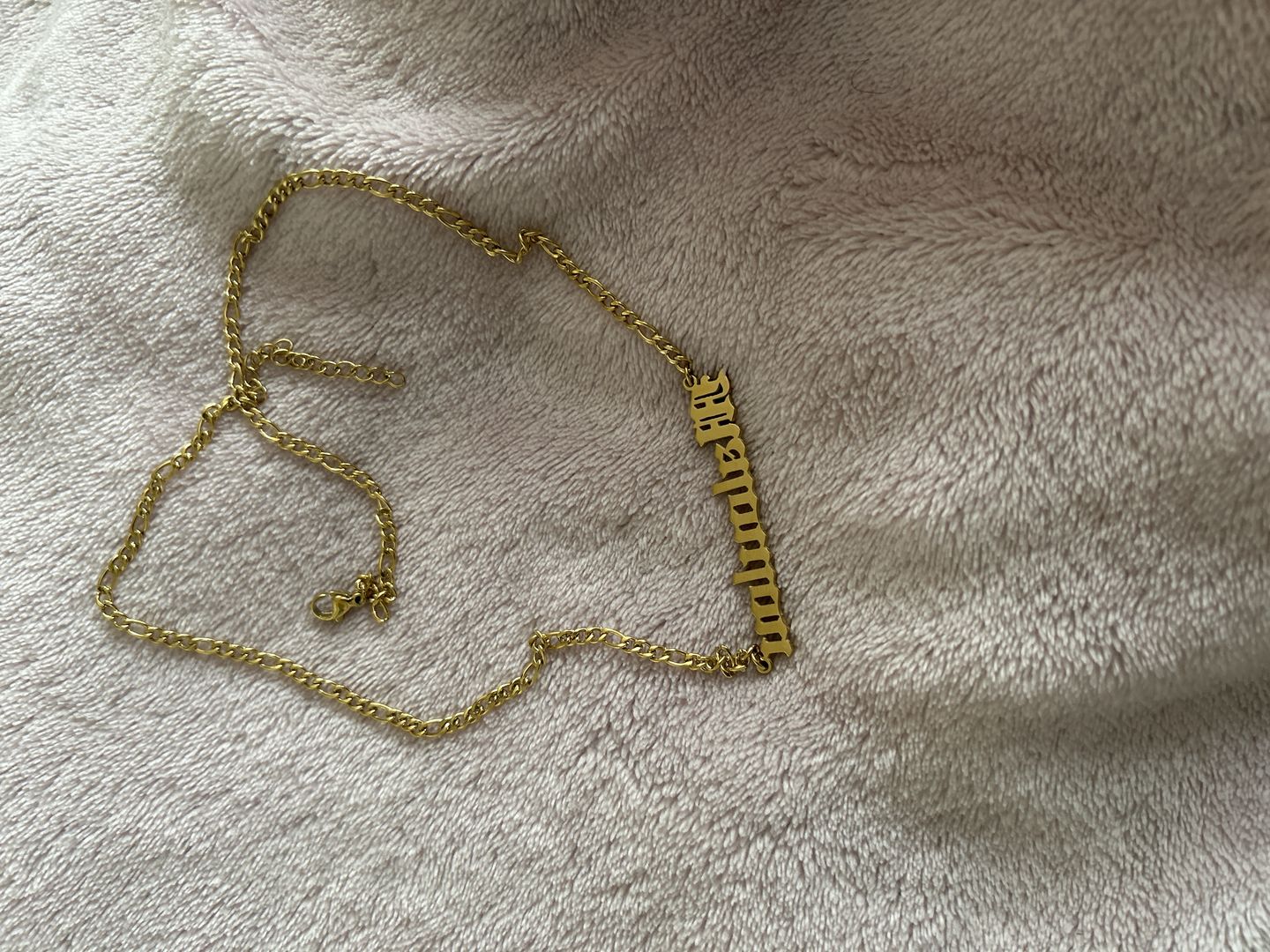 Customer photo review of Collier Personnalisable Gothique