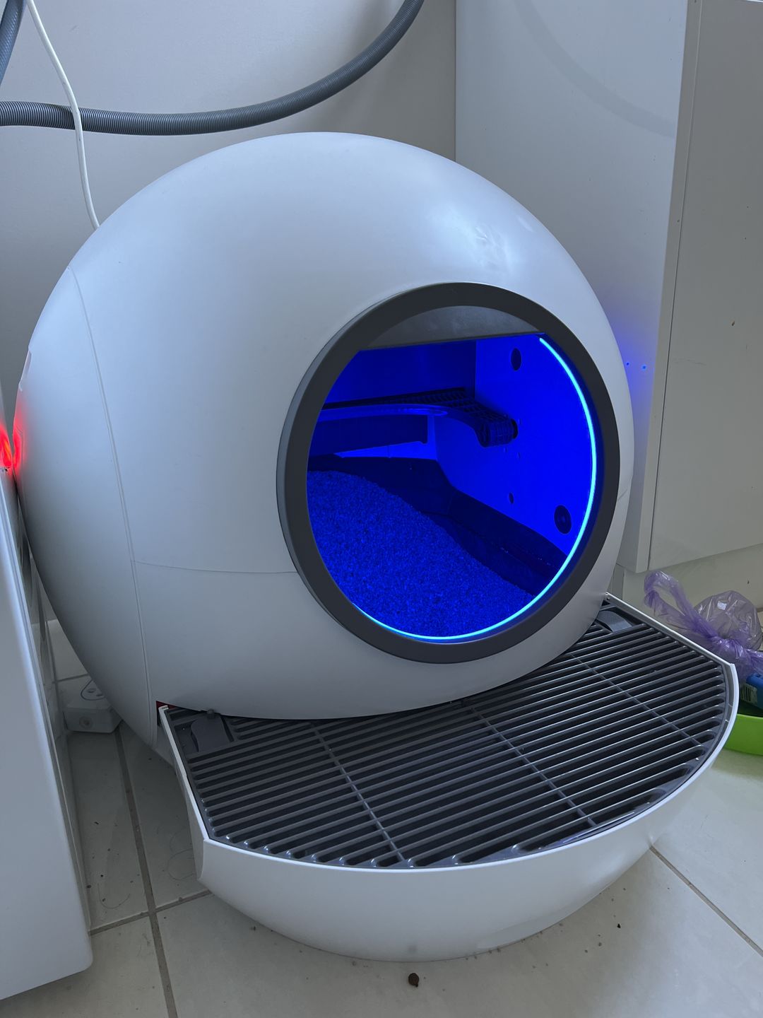 Customer photo review of PaWz Automatic Smart Cat Litter Box