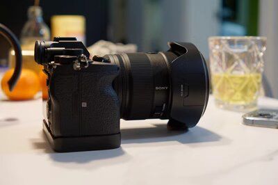 Customer photo review of Wooden Handle Grip for Sony A7R5 A7M4 A7R4 A7S3 A9M2 A1