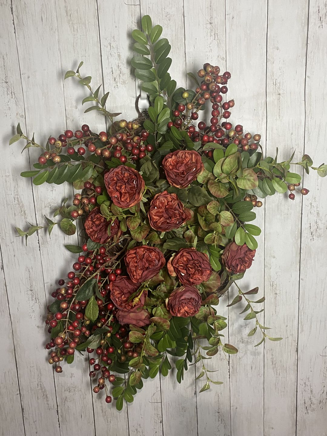 Customer photo review of 14" Round Grapevine Wreath - DECOE-034