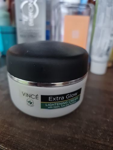 Customer photo review of Extra Glow Lightening Cream