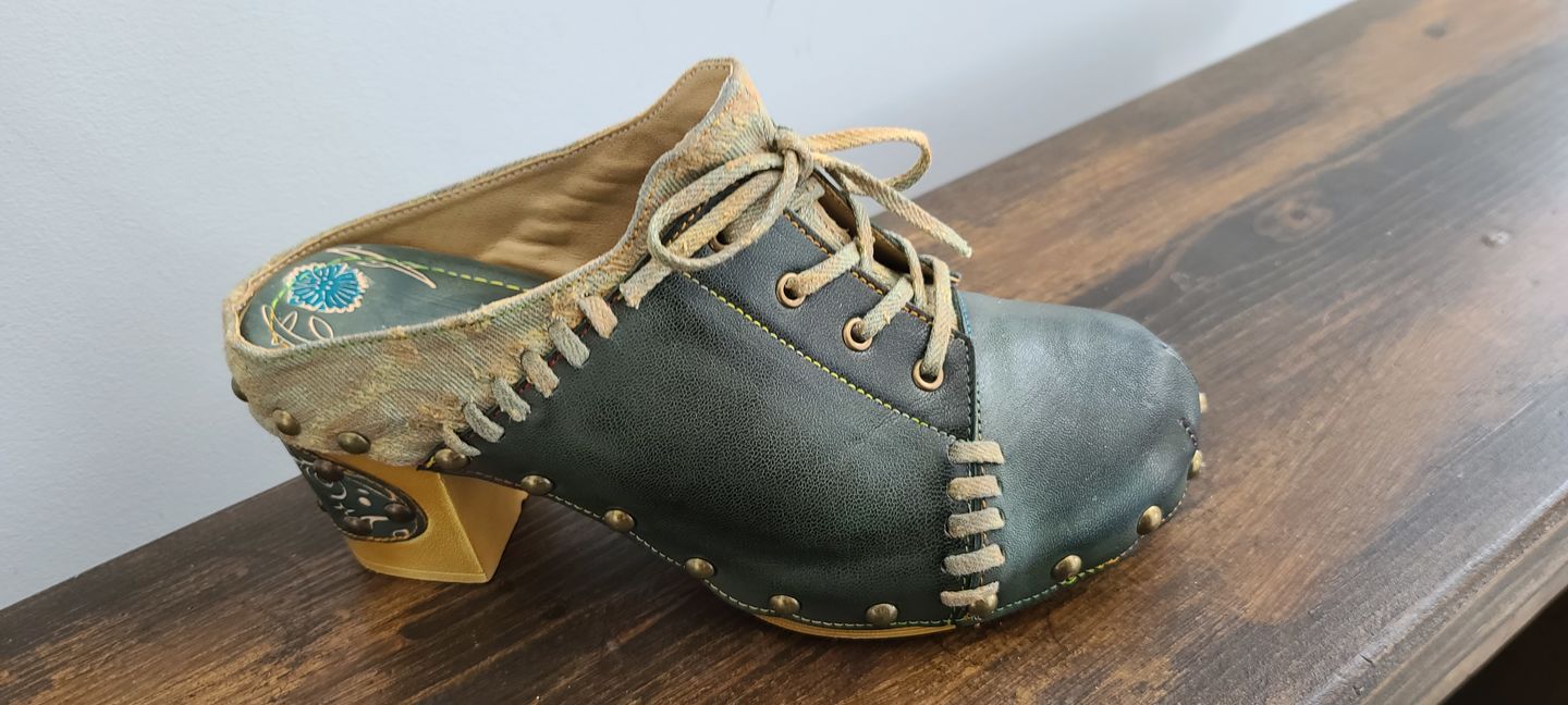 Customer photo review of Vintage Handmade Round Toe Sandals