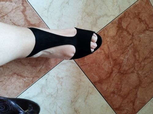 Customer photo review of MarleyShoes™ - Orthopedic Sandals With Heels