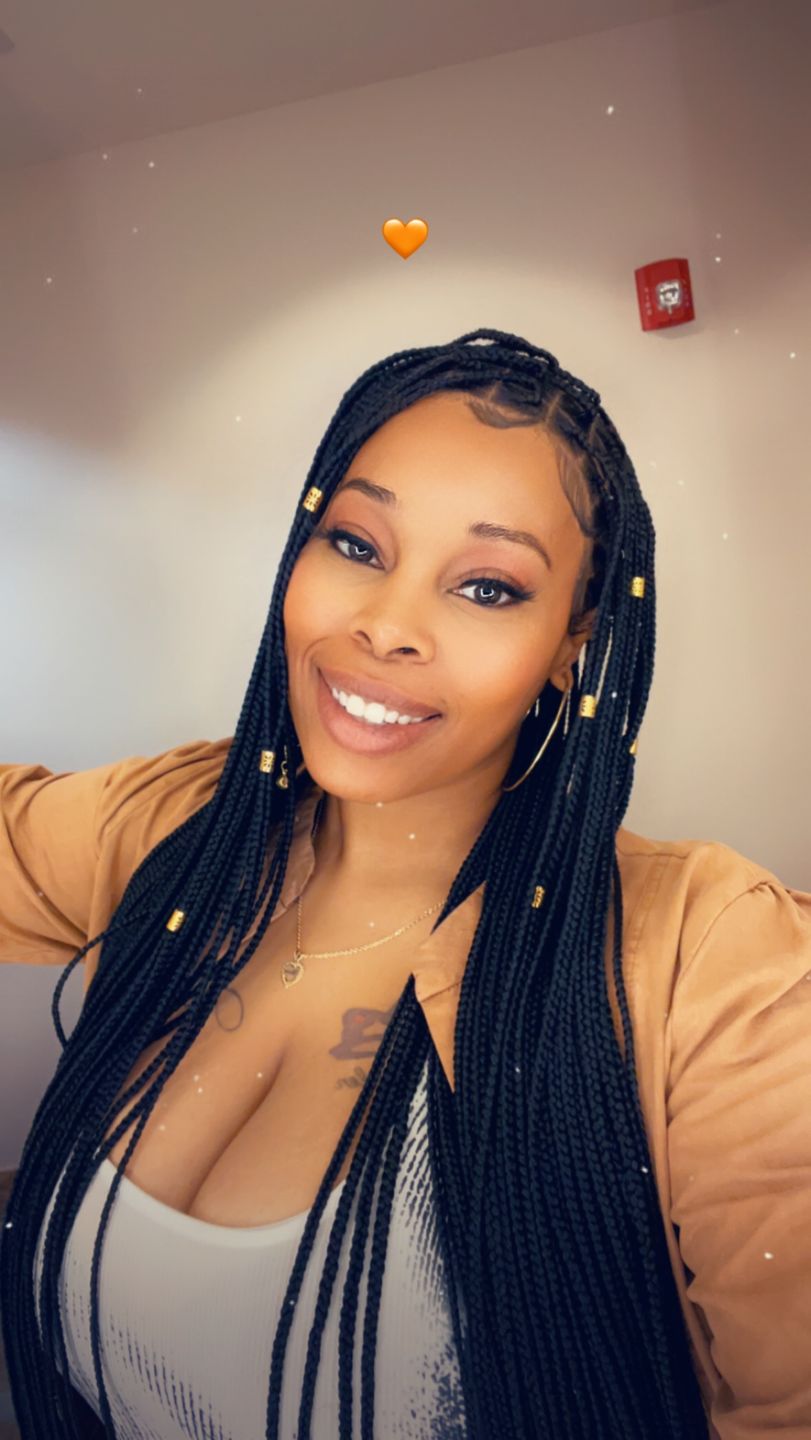 Customer photo review of Shade Knotless Braid Wig (Ready To Ship)
