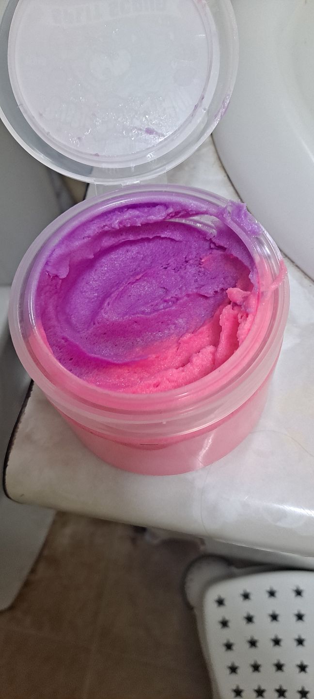 Customer photo review of Bubble Grape Gremlin Split Scrub (Bubble Gum & Grape)