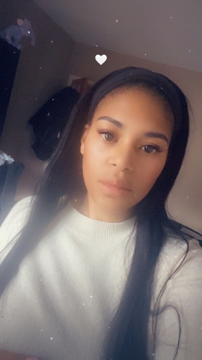 Customer photo review of MORE FACE Straight Headband Wig Human Hair Glueless Wig Full Machine Made Wigs