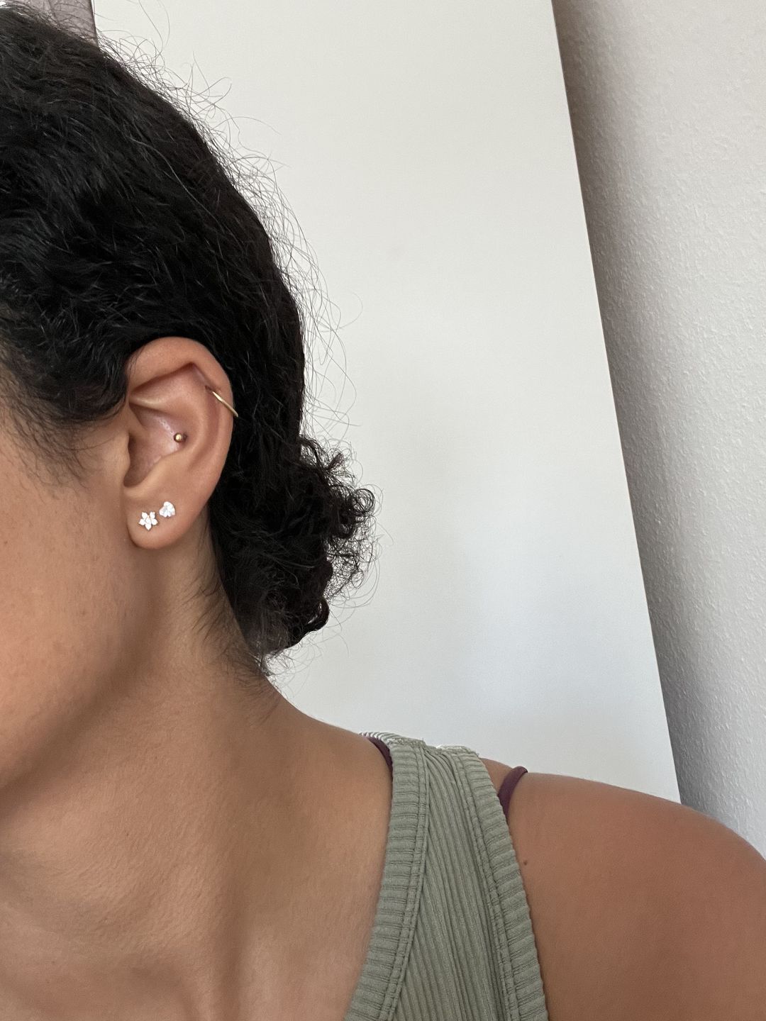 Customer photo review of Bright Heart Ohrstecker | 18K vergoldet