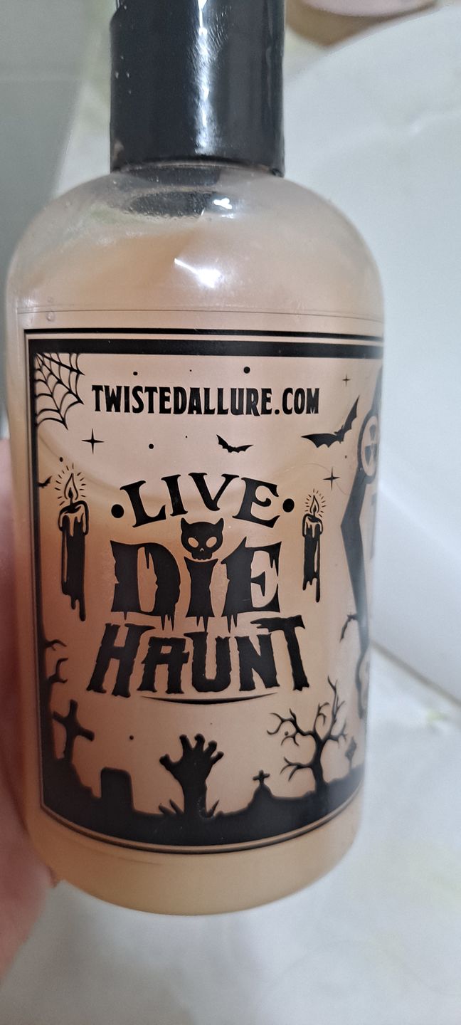 Customer photo review of Zombie Virus Body Wash (Zomberries & Fizzy pop)
