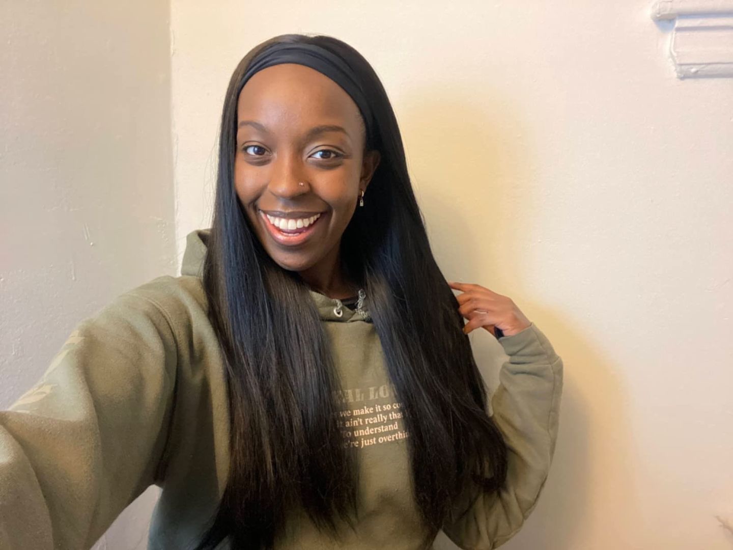 Customer photo review of MORE FACE Straight Headband Wig Human Hair Glueless Wig Full Machine Made Wigs