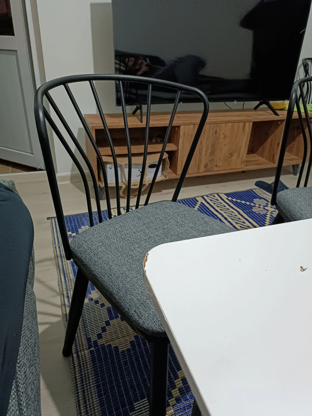 Customer photo review of Rani JB104 Metal Sandalye 4'lü Mutfak Yemek Masası Sandalyesi Açık Gri