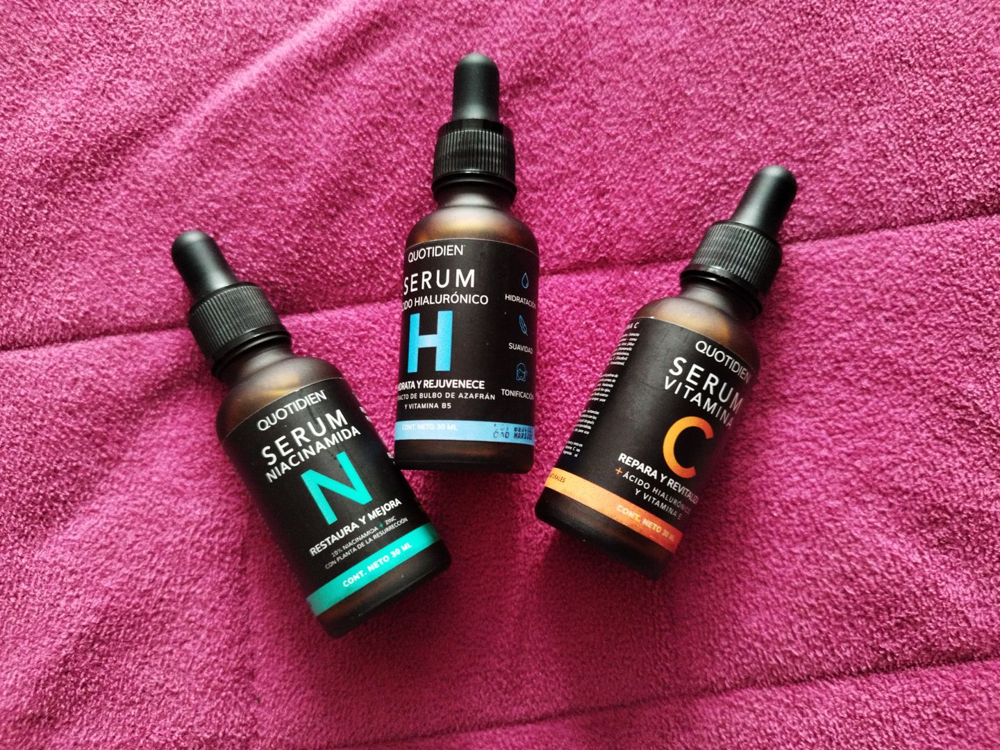 Customer photo review of Kit Los Esenciales (29% OFF) - Serum de Vitamina C 30ml + Serum de Niacinamida 30ml + Serum de Ácido Hialurónico 30ml