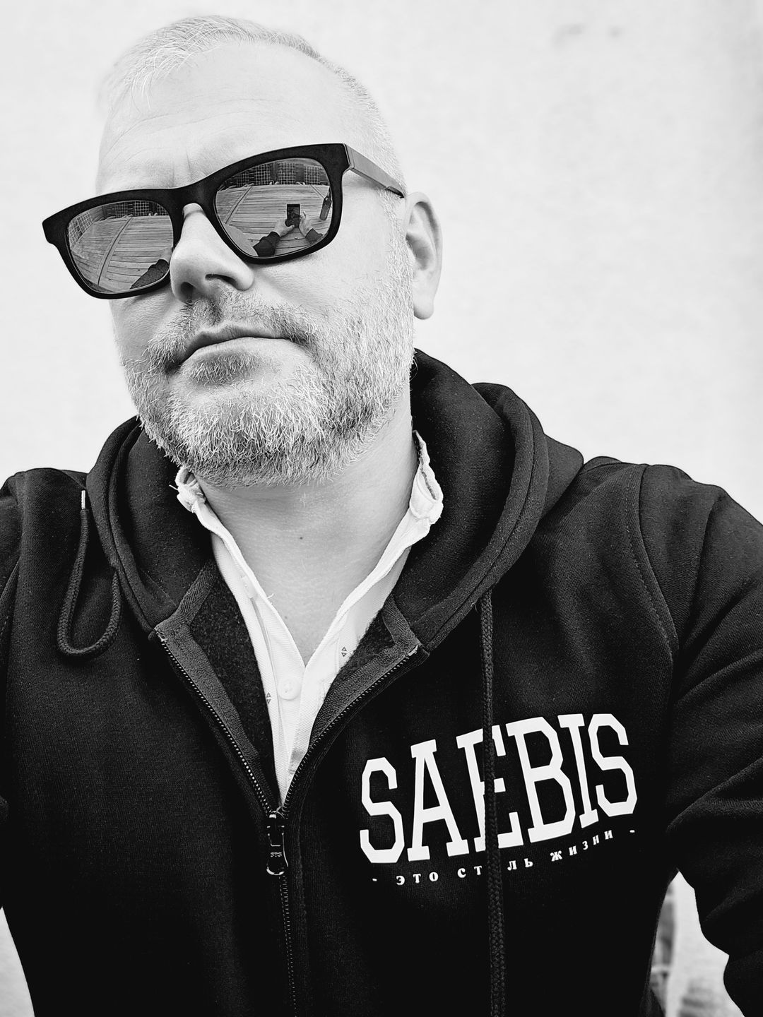 Customer photo review of Lifestyle Herren Zip Hoodie mit Reißverschluss schwarz by SAEBIS®