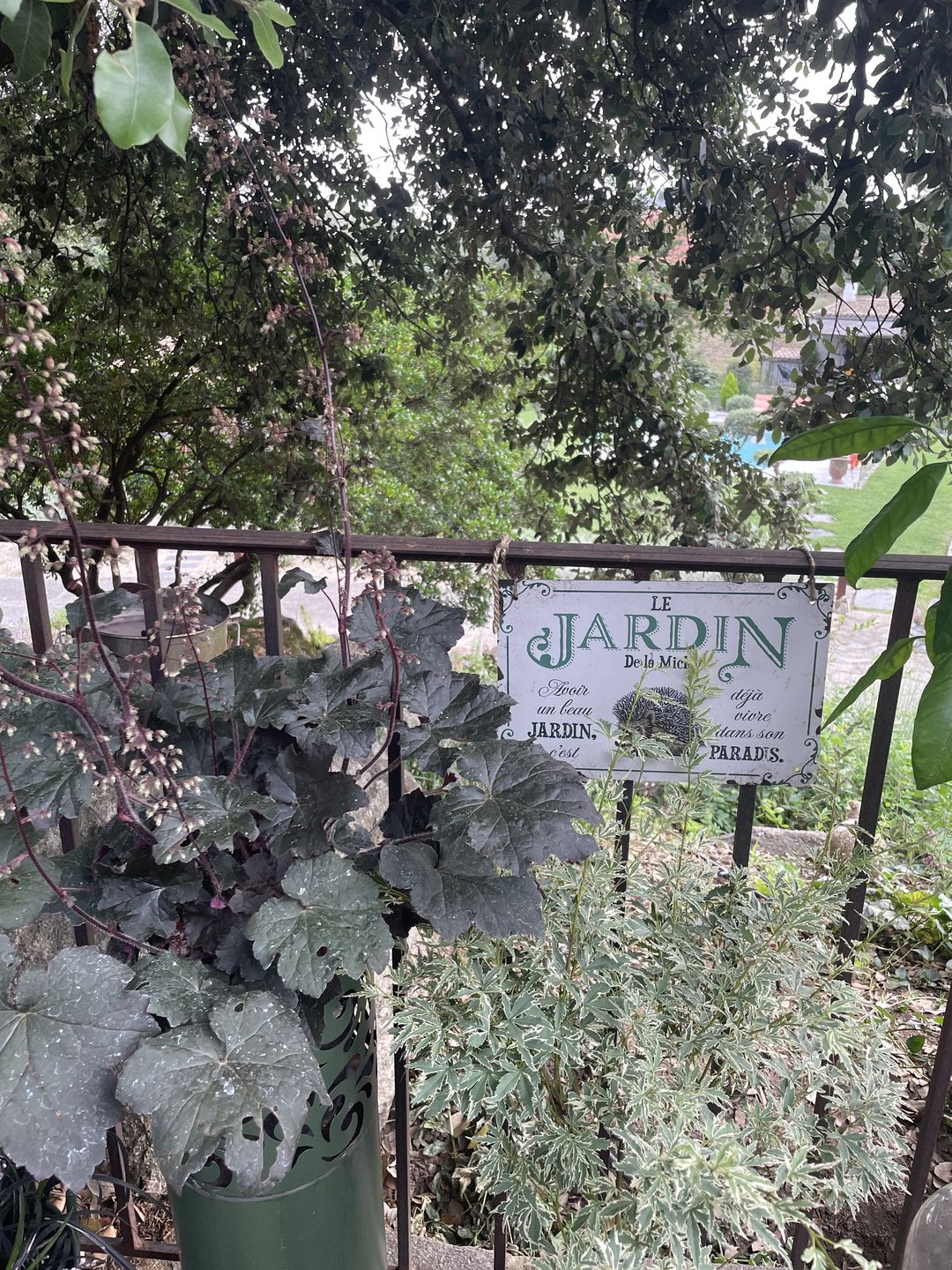 Customer photo review of Joie dans le jardin - Plaque de porte personnalisée
