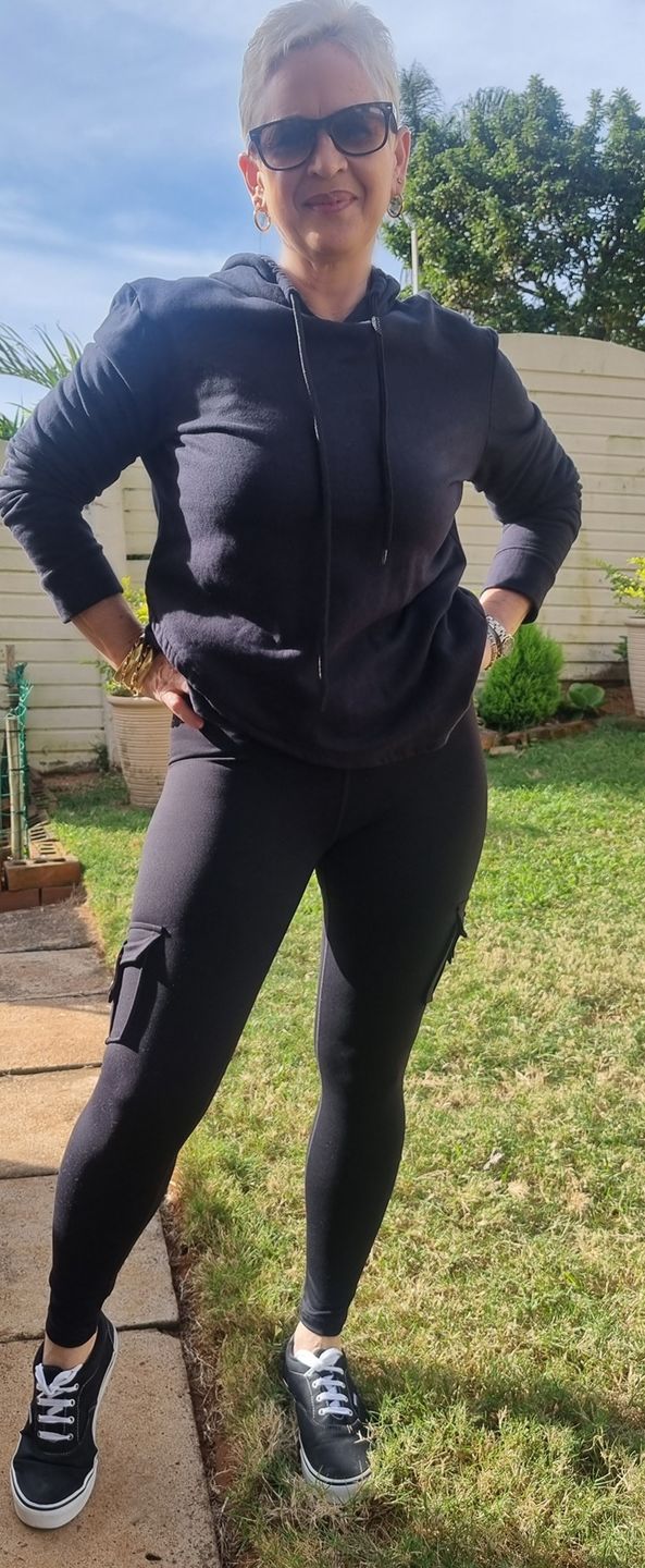 Customer photo review of Shapewear TNG Cargo Leggings - Black