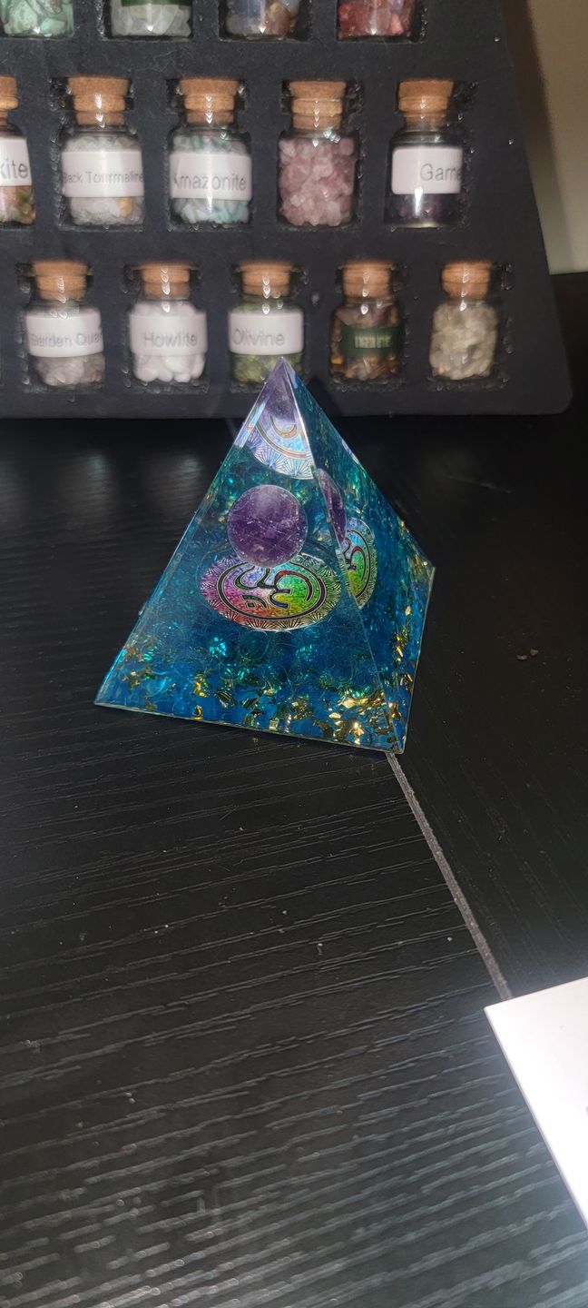 Customer photo review of OM Amethyst & Blue Quartz Pyramid