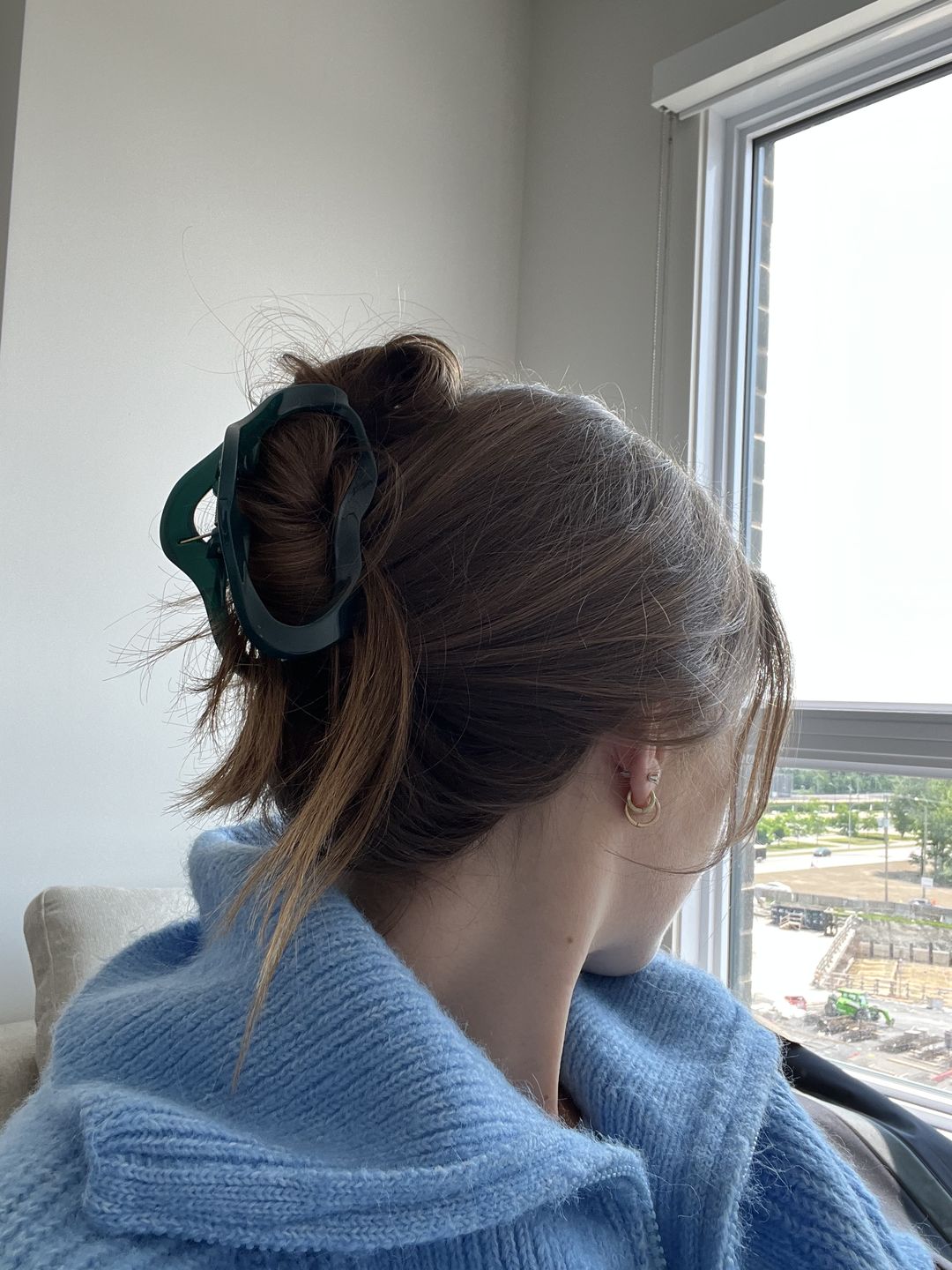 Customer photo review of Ruby Stylish Hair Claw Clips