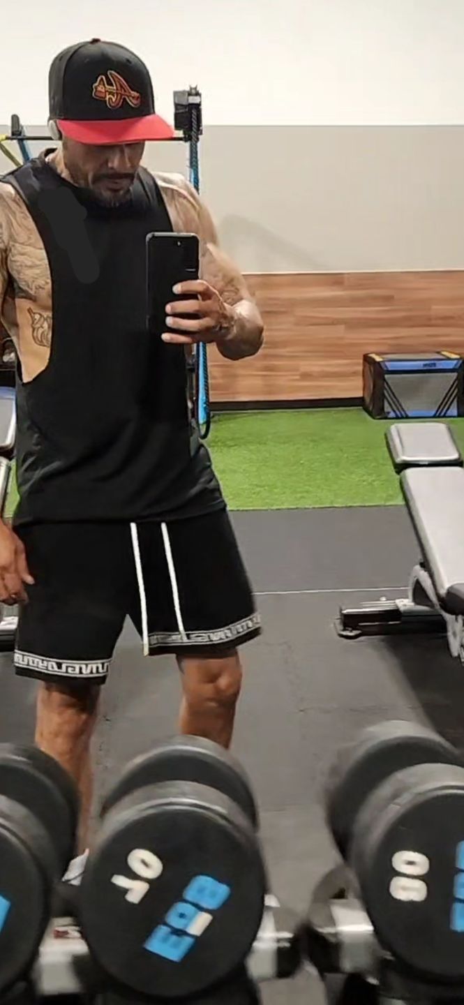 Customer photo review of 131 The Finest Shorts