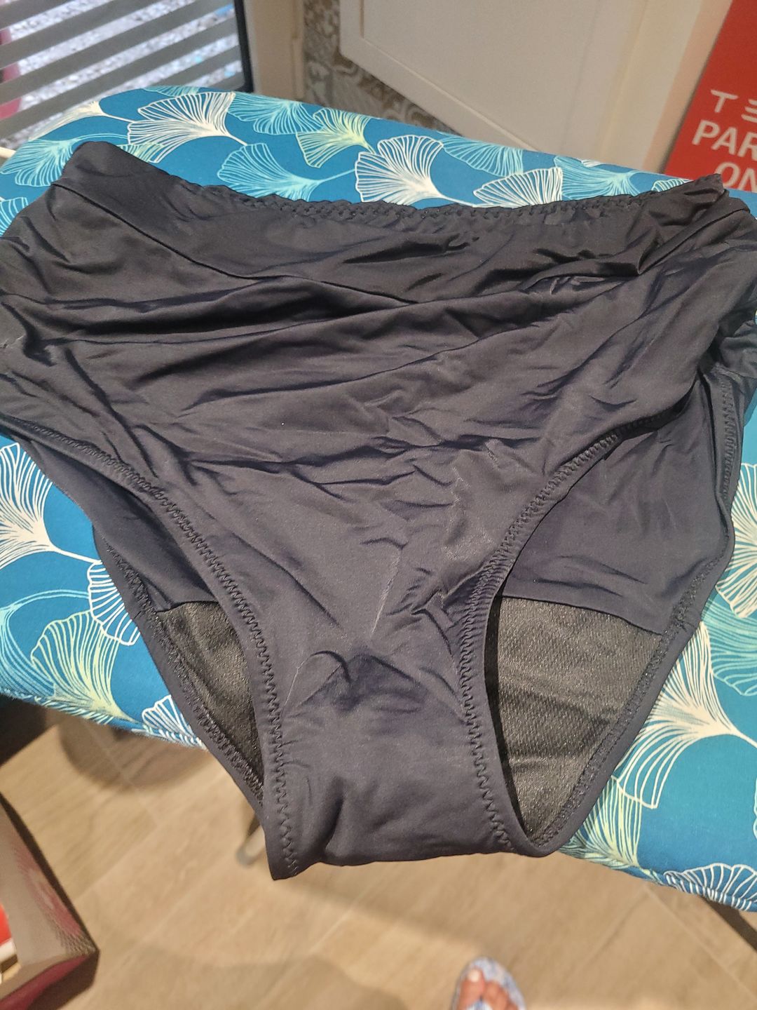 Customer photo review of Maillot de bain menstruel taille haute Eléonore