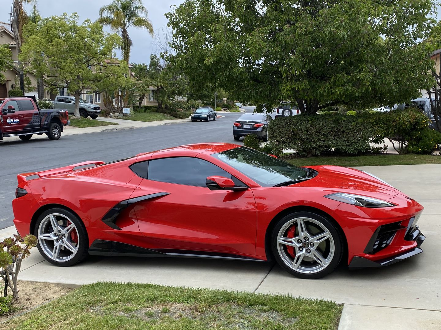 Customer photo review of Chevrolet Corvette C8 5VM Side Skirts Rocker Panels