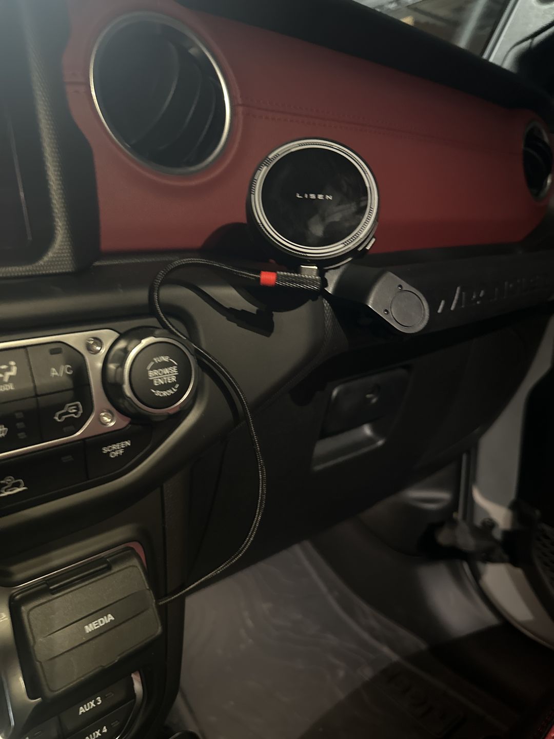 Customer photo review of JL/JLU Grab Bar Ball Mount